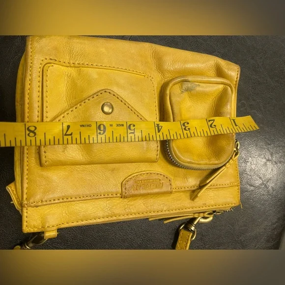AMERICAN LEATHER Linden Lemon Curry Yellow Leather Crossbody Wallet Organizer.‎ - Picture 9 of 10
